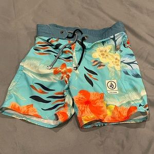 Volcom boys board shorts